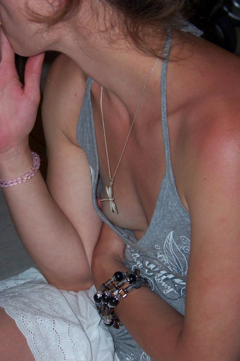 She accidentally showed her bare chest