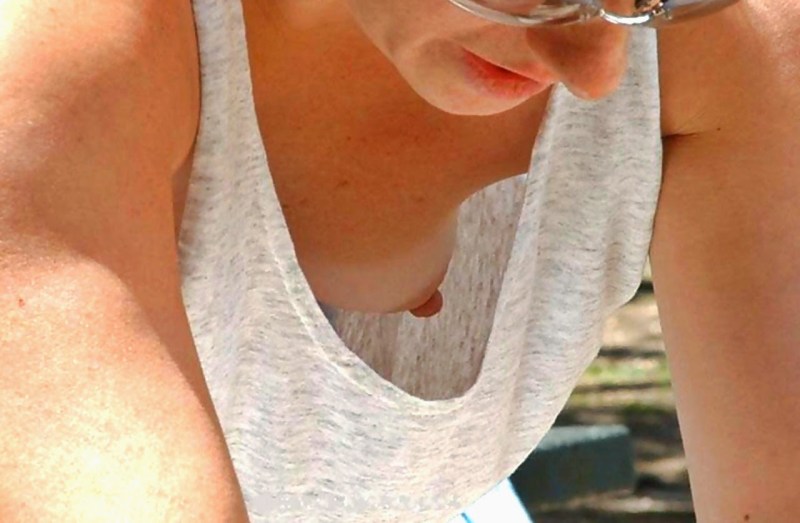 The schoolgirl lit up the chest