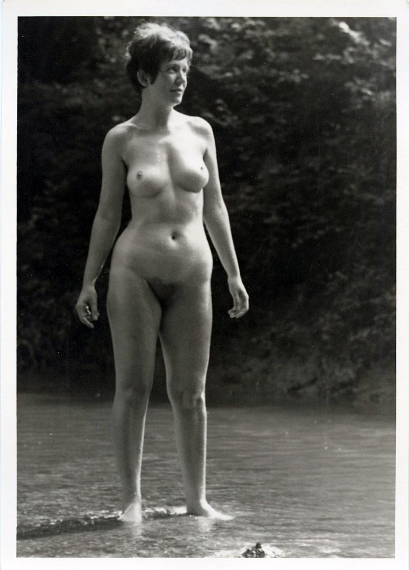 Retro naked women pornography