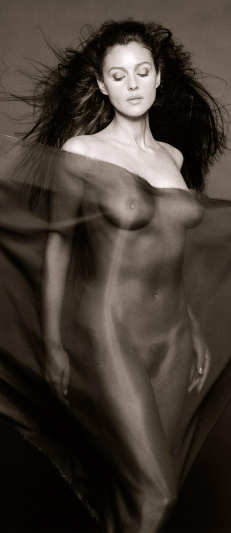 Monica Belluchi Naked 1990