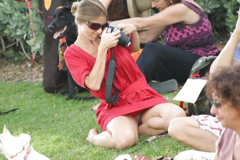 Spied in women under a skirt