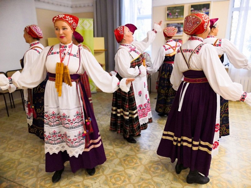 Komi-Permyatsky ensemble Schondiban