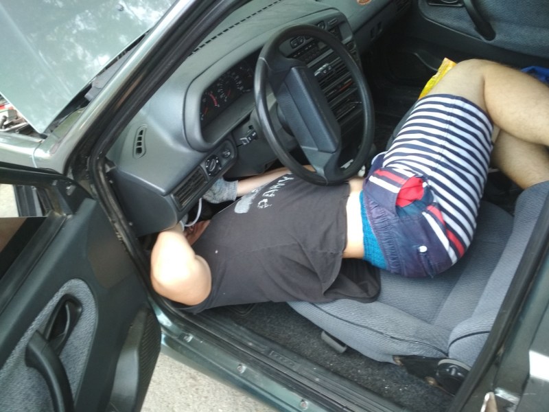 Harsh fuck in the car