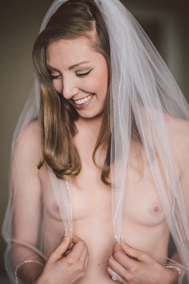 The bride showed boobs