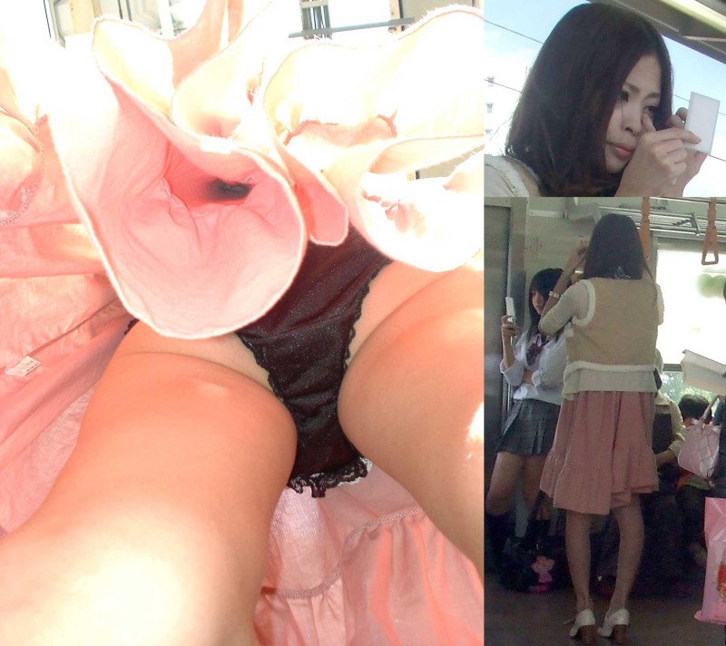 Japanese schoolgirls in panties