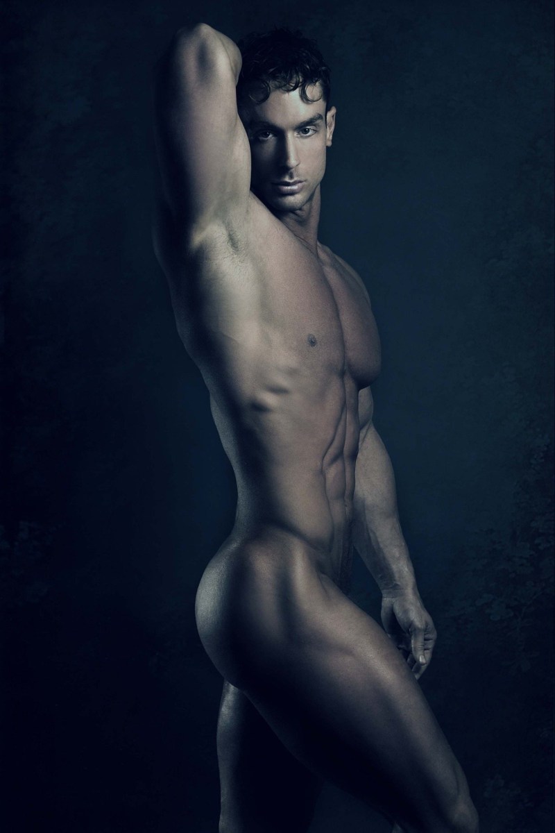 Beautiful poses of naked guys