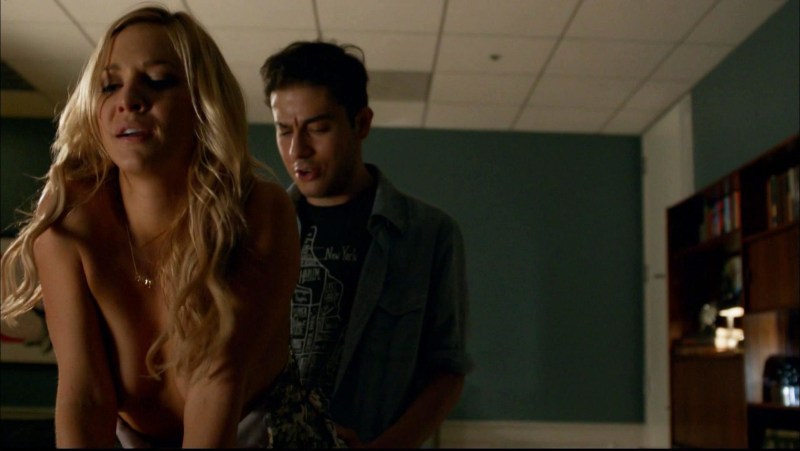 Actress Olivia Holt Nude