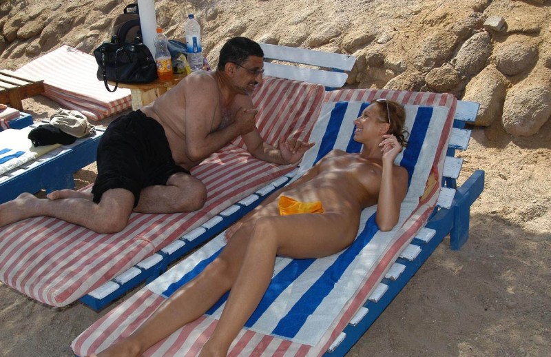 Russian girls topless in Egypt