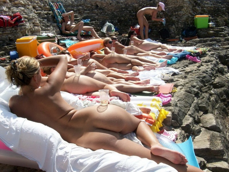 Island of naked women