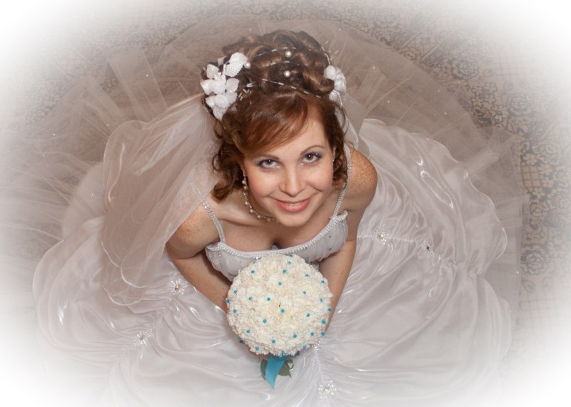 Orlova Leading Channel 1 in a swimsuit