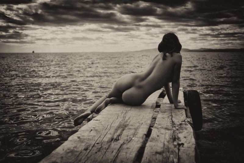 Black white photos of girls nude