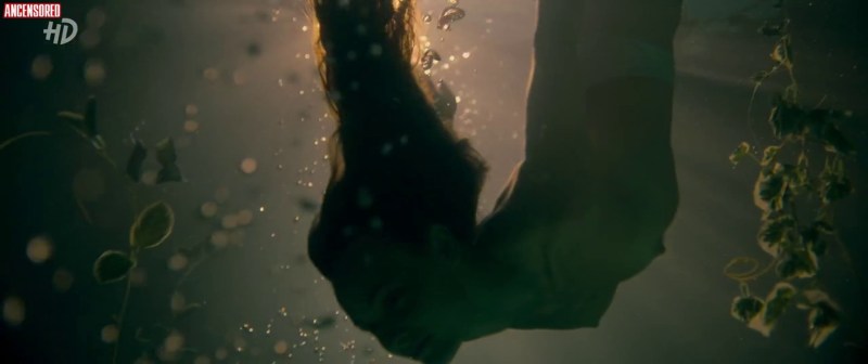 Angelina Jolie 1995 photo