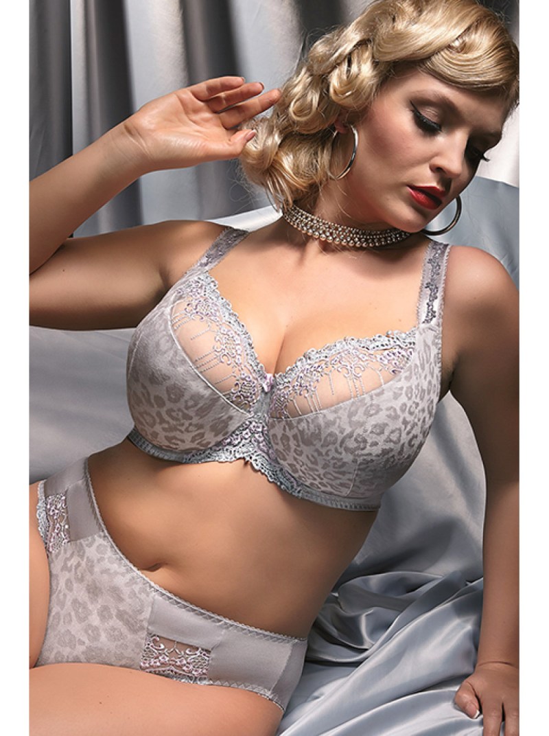 Catch from social networks of women in stockings