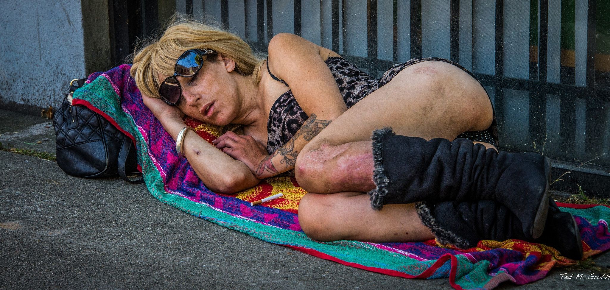 Fucking a Drunk Homeless Woman in Close-Up (81 photos) pic