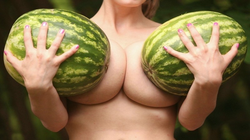 Naked with a watermelon opened her pussy