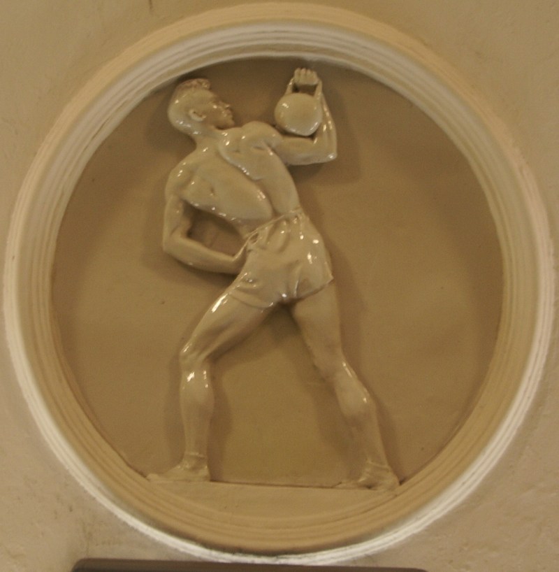 V. Mukhina - sculptural group "Worker and collective farmer" 1937