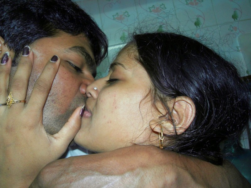 Indian desi kiss