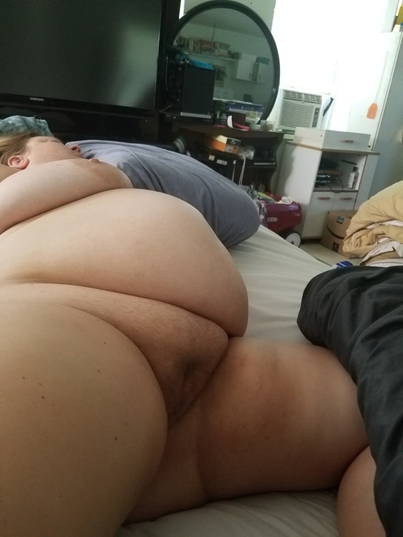 Naked fat women sleep