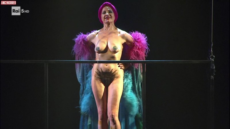 Erection, on stage theater