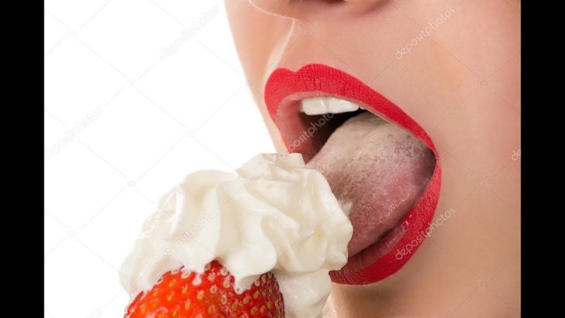 Strawberries with lip cream
