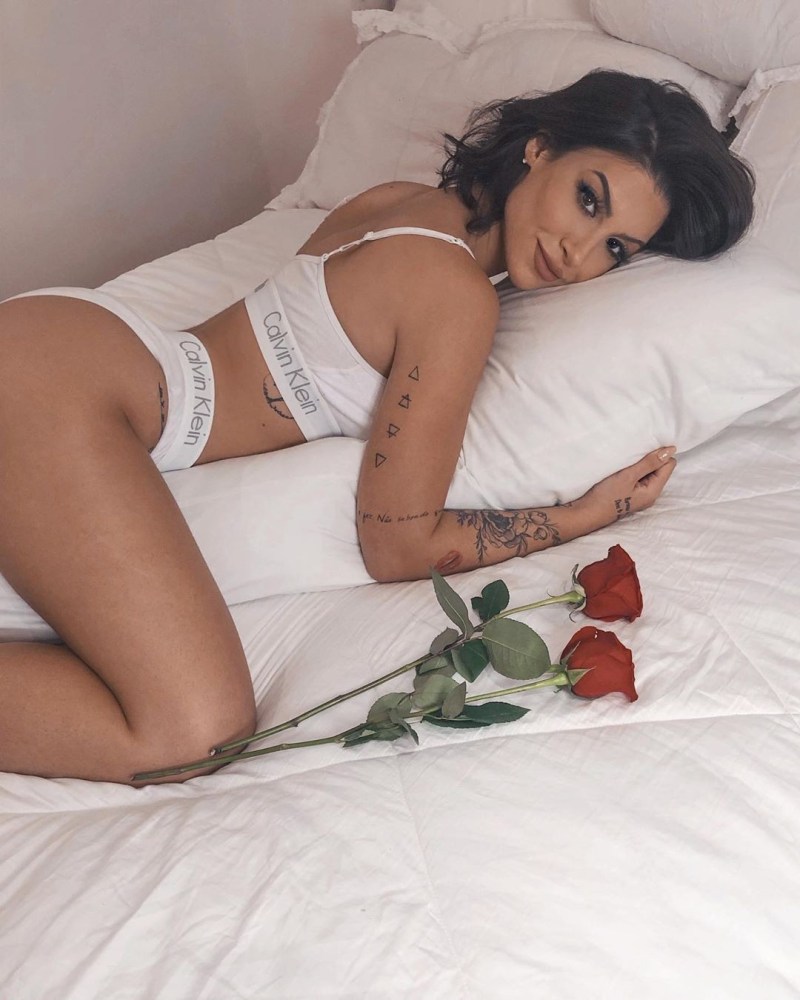 Jessica Andrade is naked