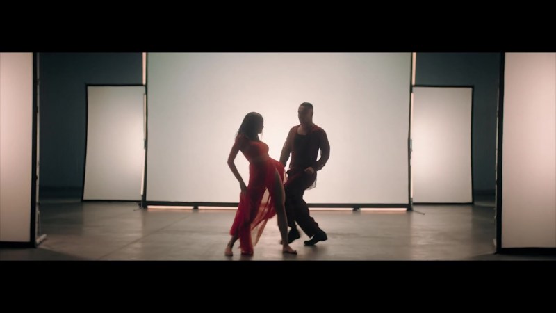 Transsexual Victoria flight photo