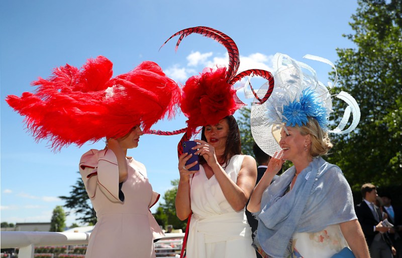 Costumes of Colombian bike lines
