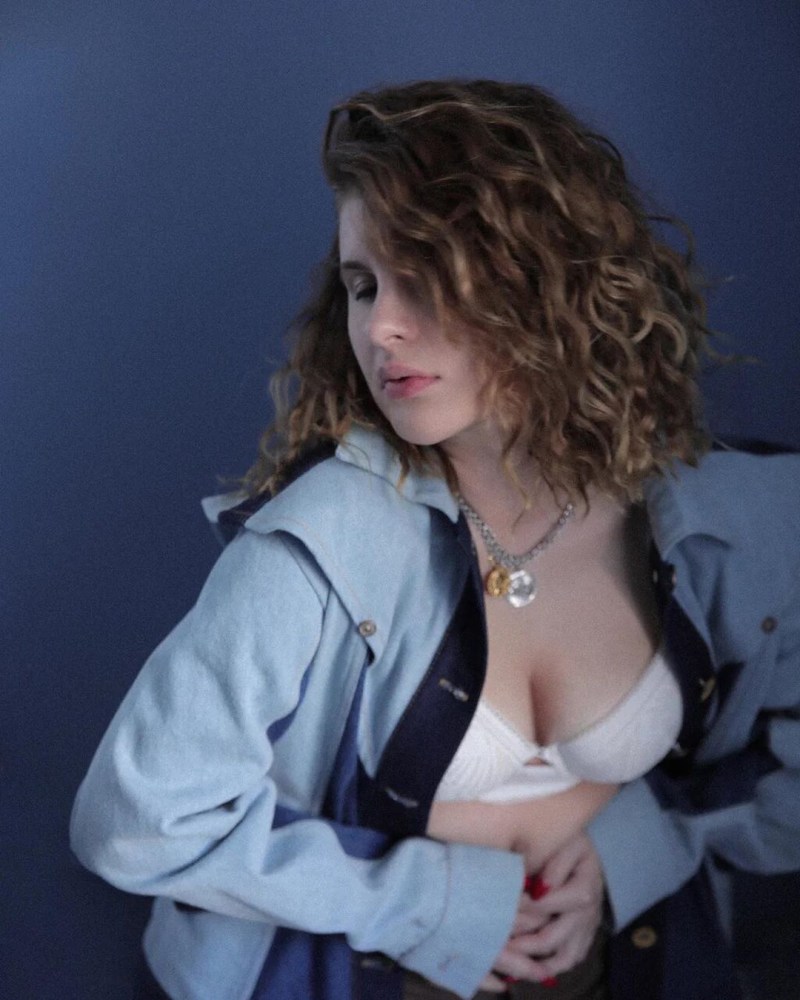 Anna Tsukanova-Kott is hot