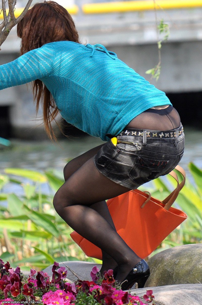 Math in pantyhose without panties