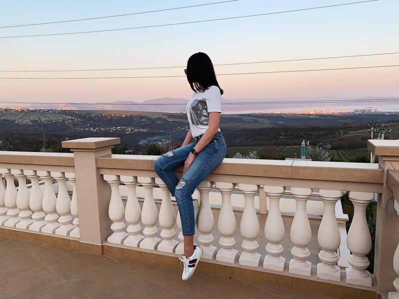 Natalia Bardo Field crew ass