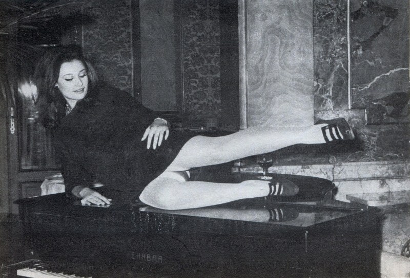 Raffaella Carra 'with dancing