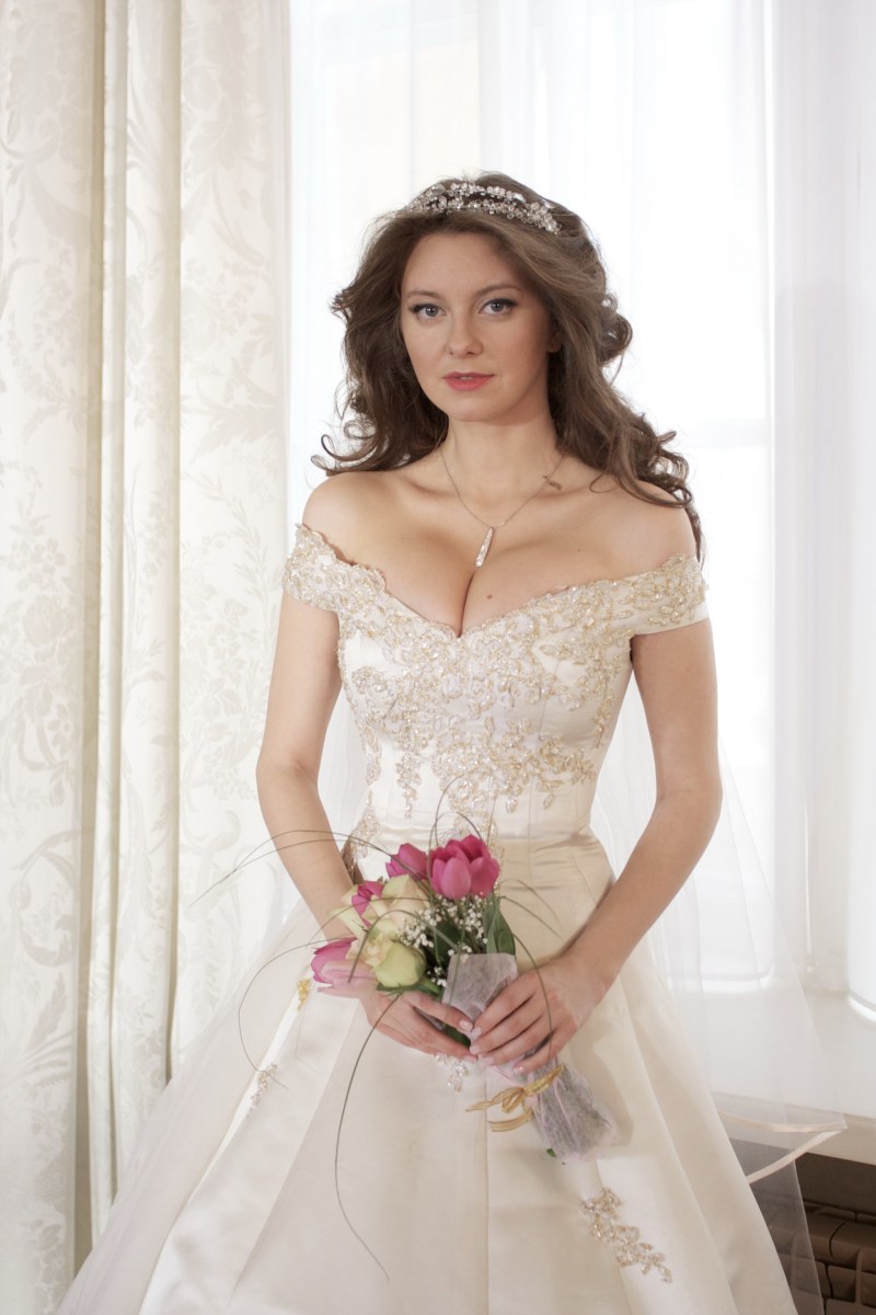 Young in jeans pussy