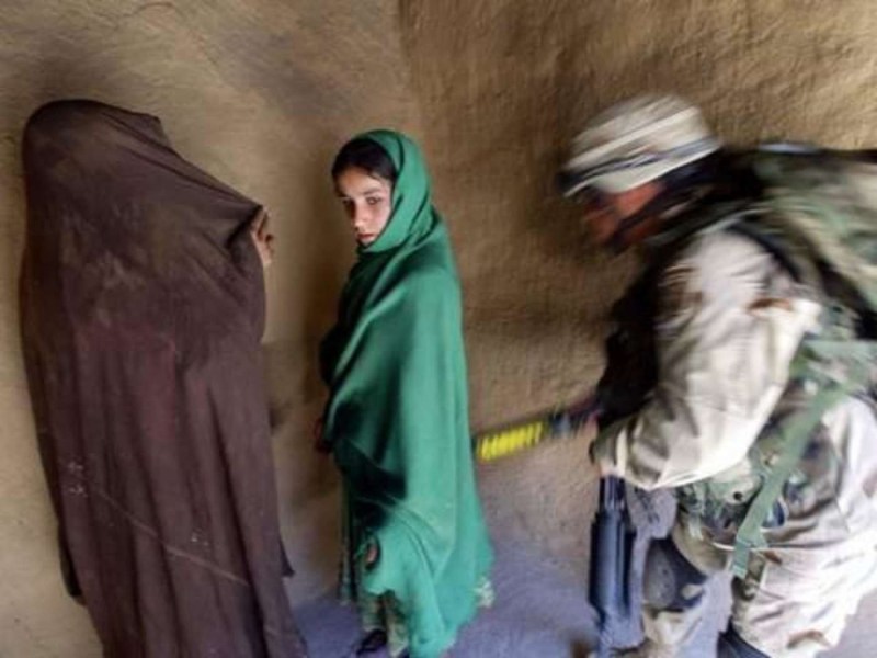 Uzbek fuse on the street