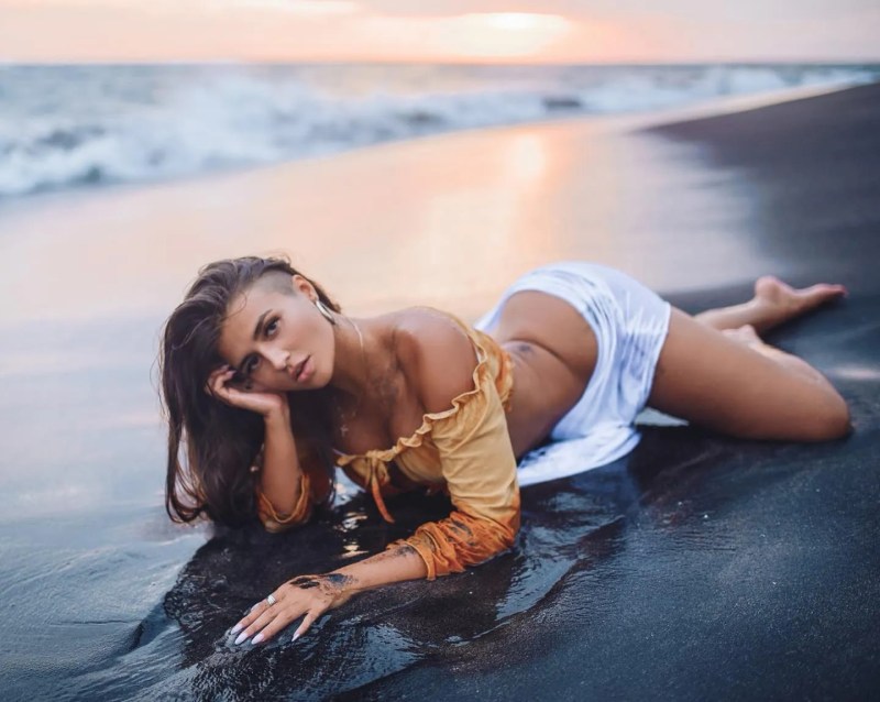 Valeria Beovulf Hot photo shoot