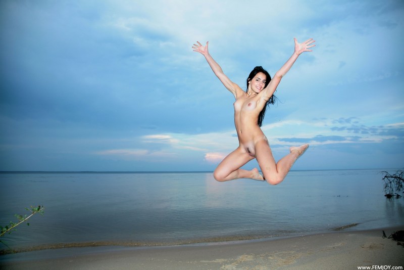 Gymnastics in the style of nude in nature