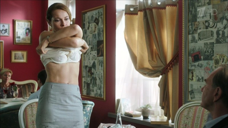 Ekaterina Guseva in linen