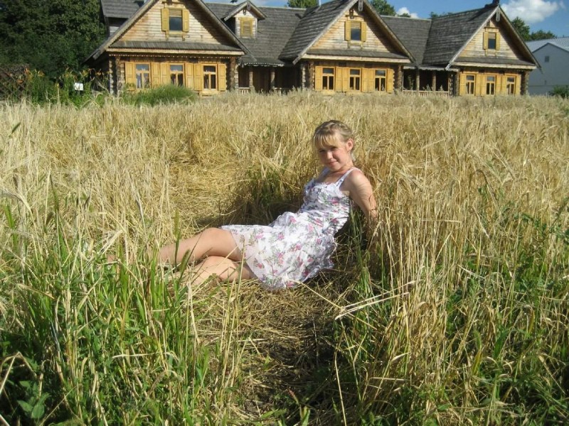 Naked elderly in women's dacha