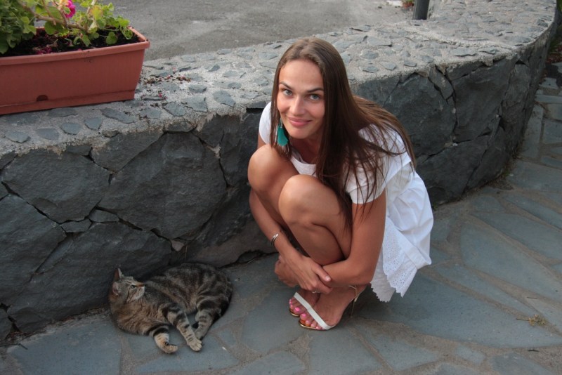 Singed her chest after feeding