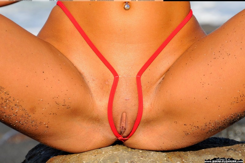 Intimate shaving female