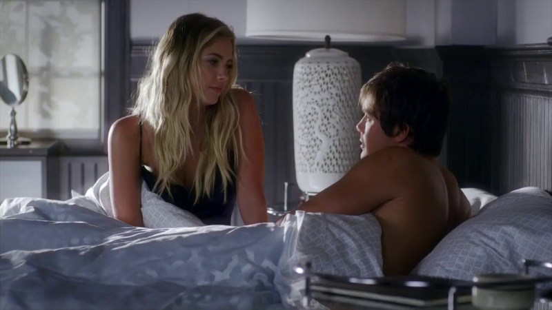 Lovely cheat cheerlers Hannah and Caleb