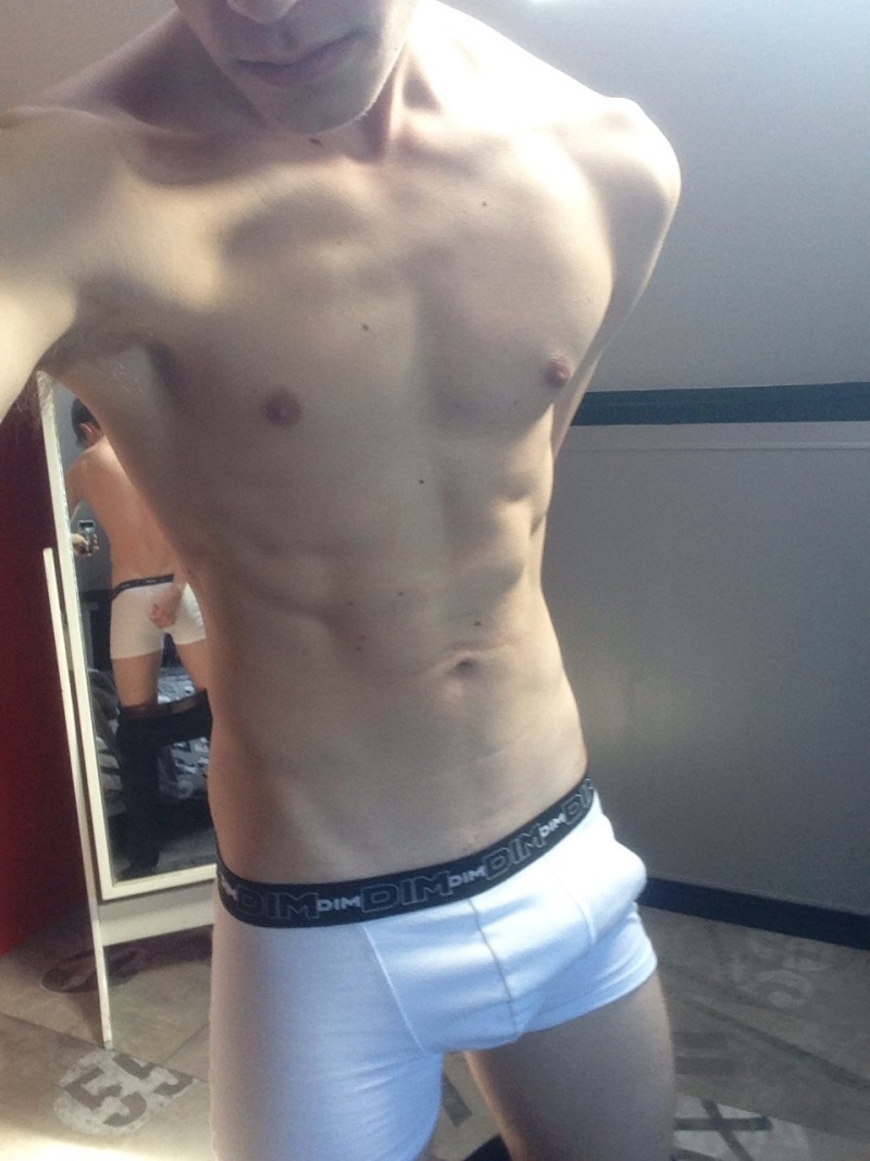 Boys in Boxers Selfies