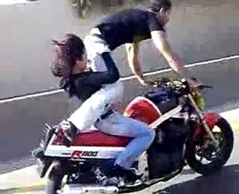 The gifal motorcycle starts