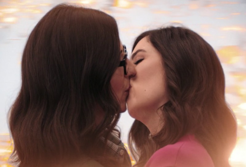 Kristen Stuart Lesbian Kiss