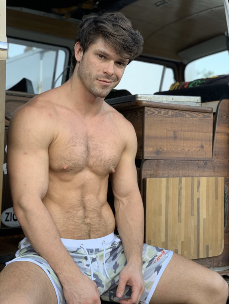 Blonde Hair with IS Young a Jack Curly Boy to make a proposal