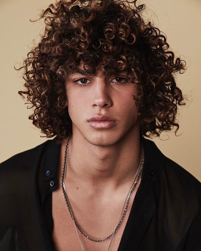 Marlon Teixeira with short hair