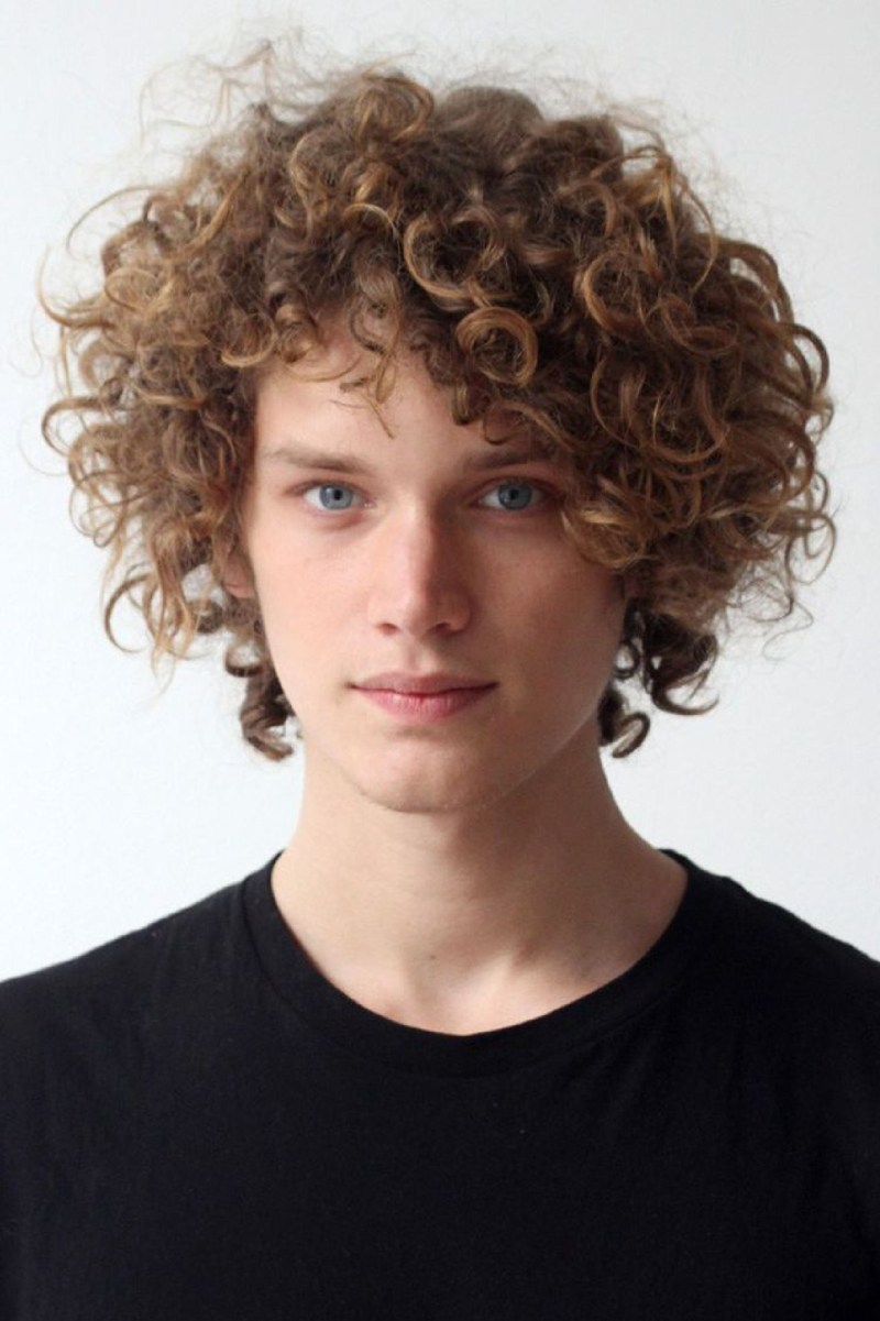 Henry Kavill Curly