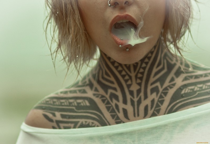 Tattoo on the back for girls