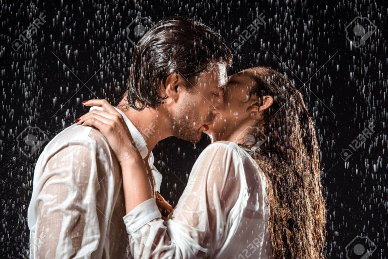 The couple dances in the rain