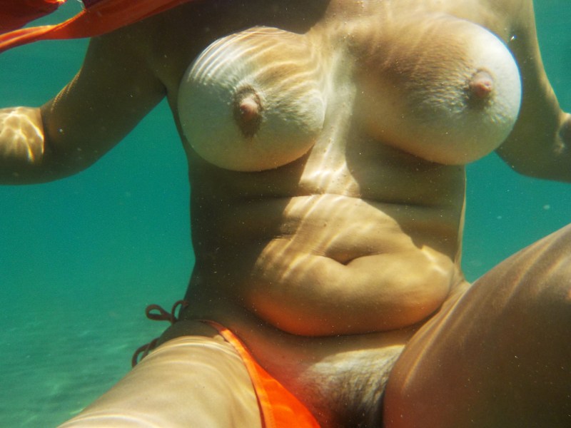 Naked bbw underwater