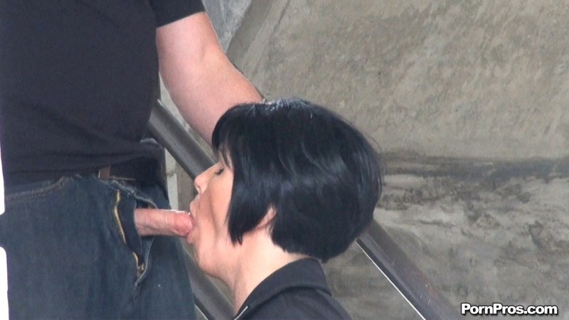 Fuck in the toilet of the Russian club